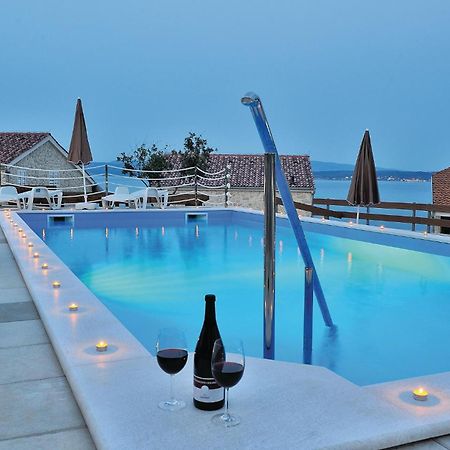 Cozy Apartment In Posedarje With House Sea View ภายนอก รูปภาพ