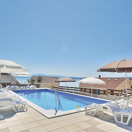 Cozy Apartment In Posedarje With House Sea View ภายนอก รูปภาพ