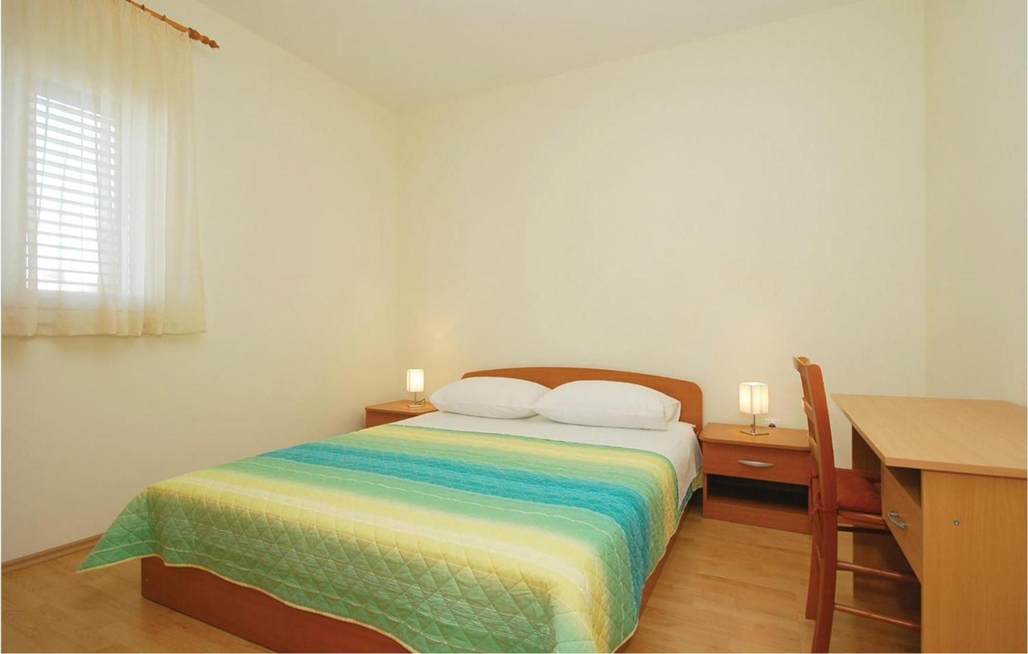 Cozy Apartment In Posedarje With House Sea View ภายนอก รูปภาพ